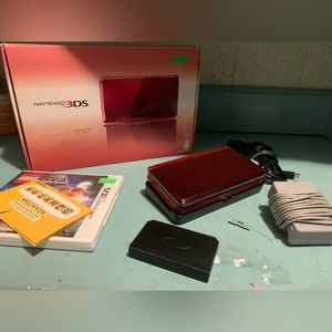 Nentendo 3Ds red ❗️❗️FOR PARTS❗️❗️it’s broken